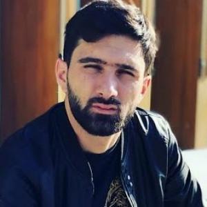 Aramızda Bir Eşq